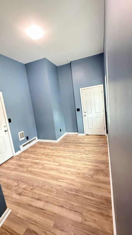 Building Photo - 12 Tyler St