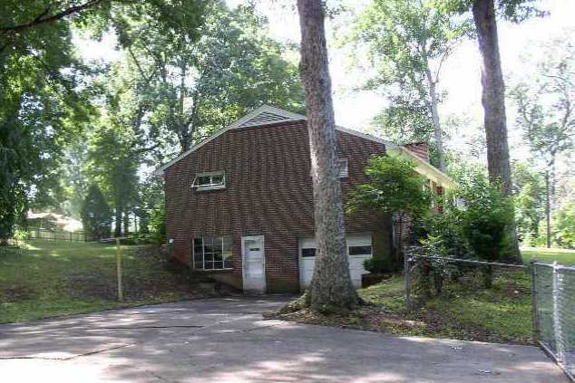 Building Photo - 113 Wedgefield Ave