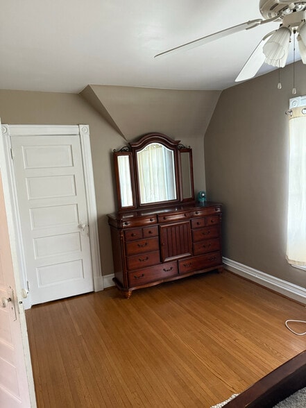 Building Photo - 103 Maple Ave