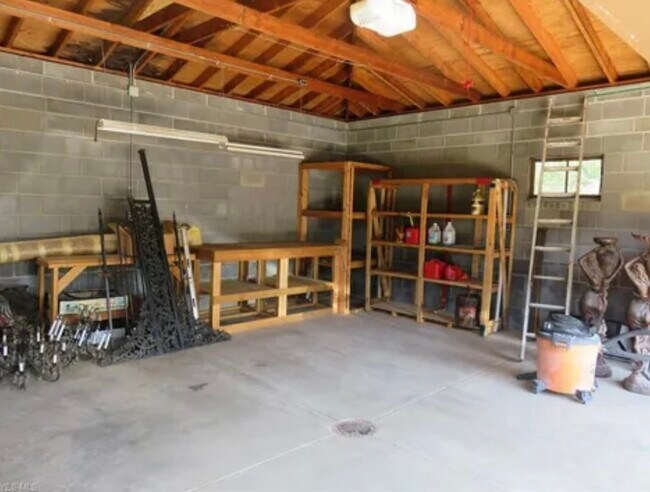 2 car garage - 8272 Wyatt Rd