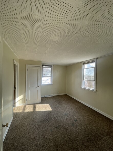 Building Photo - 71 5th St