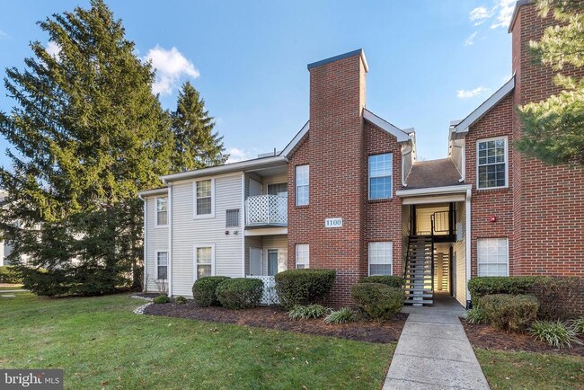 Building Photo - 1102 Diamond Dr