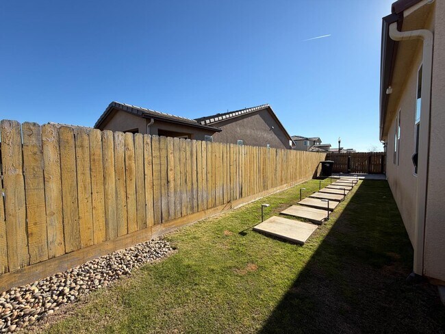 Building Photo - 660 Atlantica Dr S