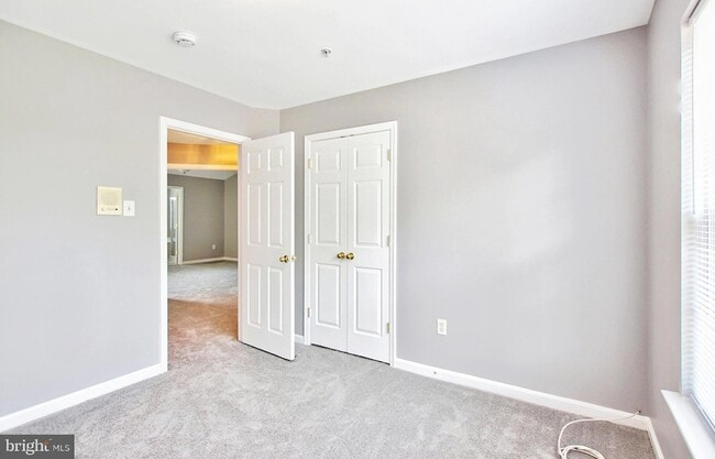 Building Photo - 9902 Woodview Dr