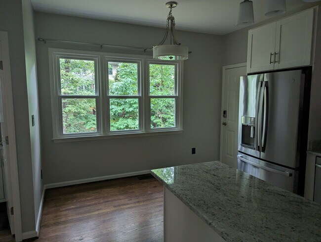 Building Photo - 300 Arlington Ridge