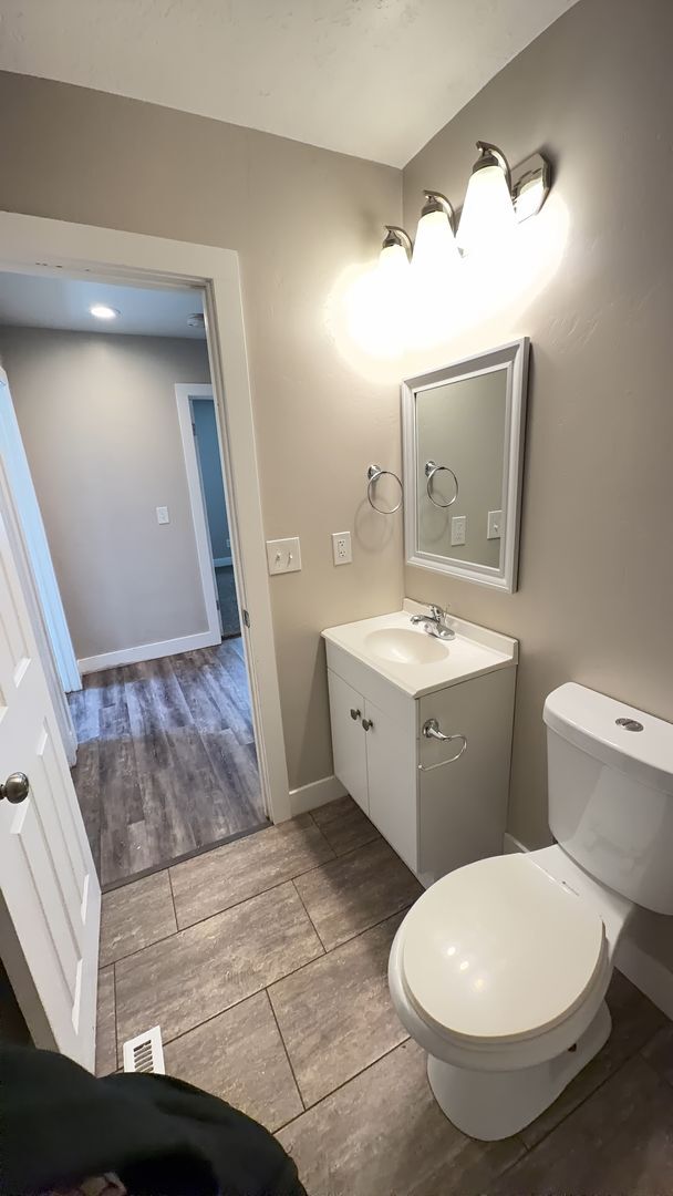 Building Photo - 4 Bed / 2.5 Bath Home in Kearns
