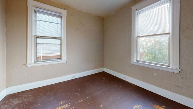 Building Photo - 2305 Rohs St