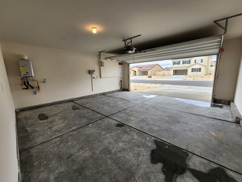 Building Photo - 4254 W Avenue J5