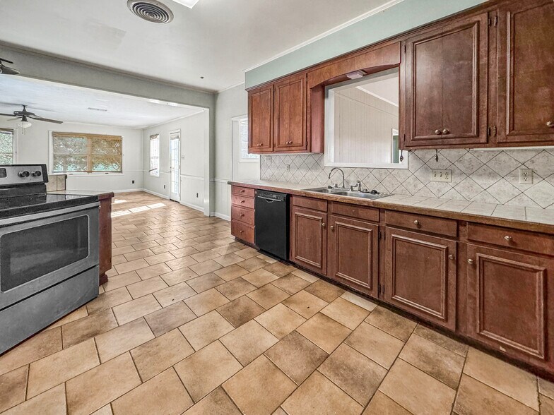 Building Photo - 3018 Wardlaw Rd