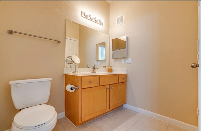 Building Photo - GREAT LOCATION NEAR MEDICAL & USAA | 3 BED...