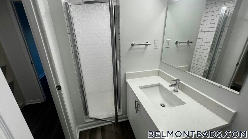 Building Photo - 55 Hill Rd