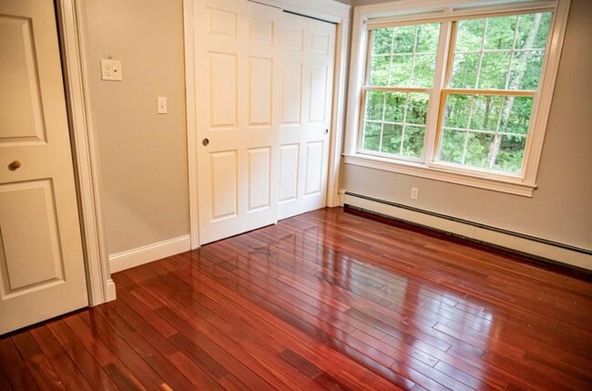 Building Photo - 13 Anthoine Rd