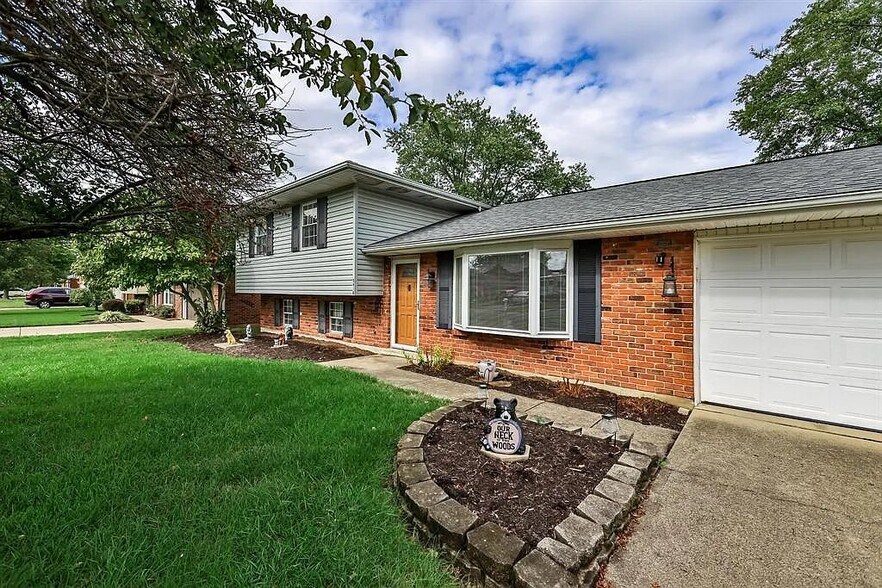 Building Photo - 5938 Fairdale Dr