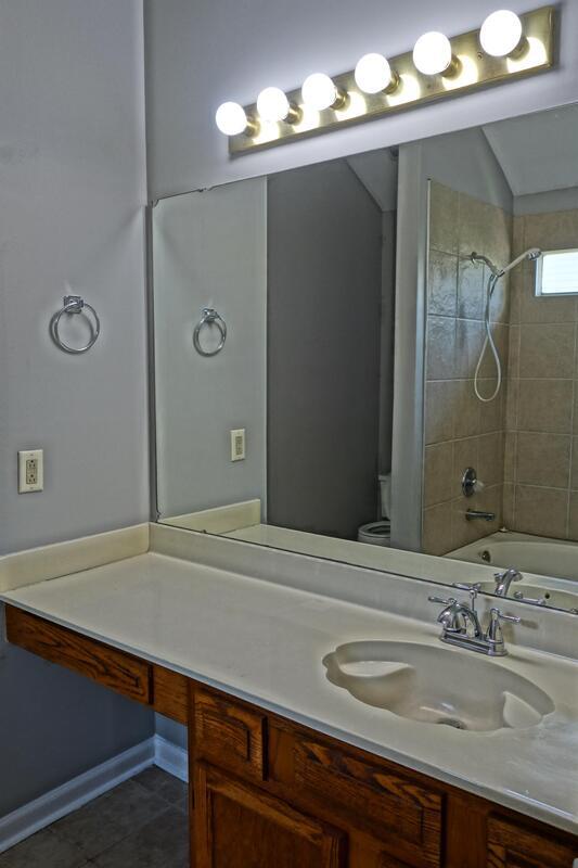 Building Photo - 13916 Sandhurst Dr SW
