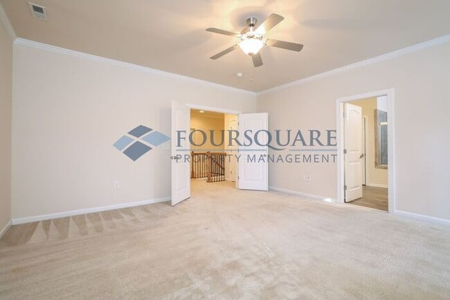 Building Photo - Elegant 3-Bed Townhome , Screened Porch & 2-Car Garage – Prime Davis Drive Location