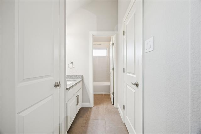 Building Photo - 920 Rhone Ln