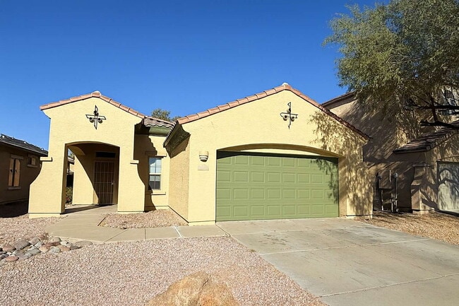 Primary Photo - "Charming 3-Bed, 2-Bath Oasis with 1,430 Sq Ft in Phoenix's Heart!"