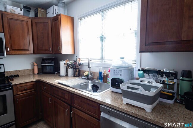 Building Photo - 150 Prospect St