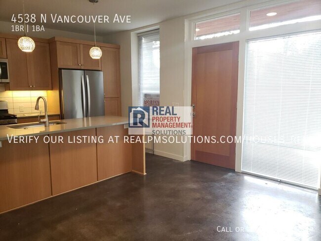 Building Photo - 4538 N Vancouver Ave