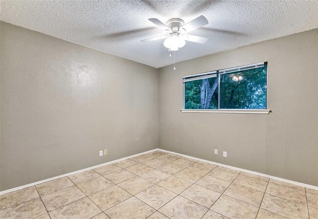 Building Photo - 10801 Lanshire Dr