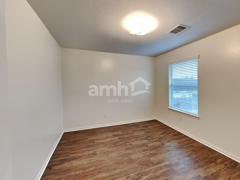 Building Photo - 5939 Stockholm Ct