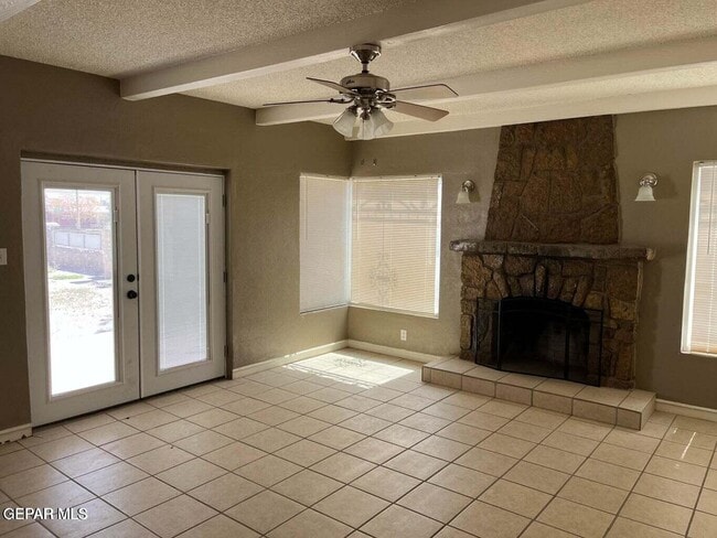 Building Photo - 458 Val Verde St