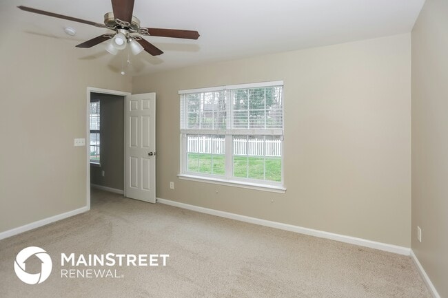 Building Photo - 2152 Mallard Pointe Dr