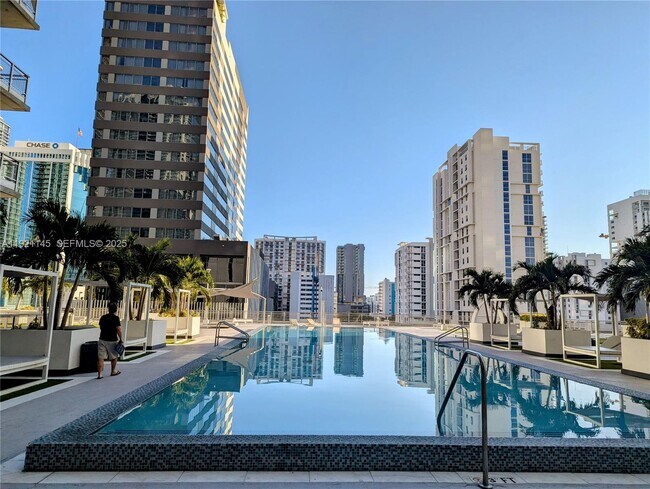 Building Photo - 690 SW 1st Ct