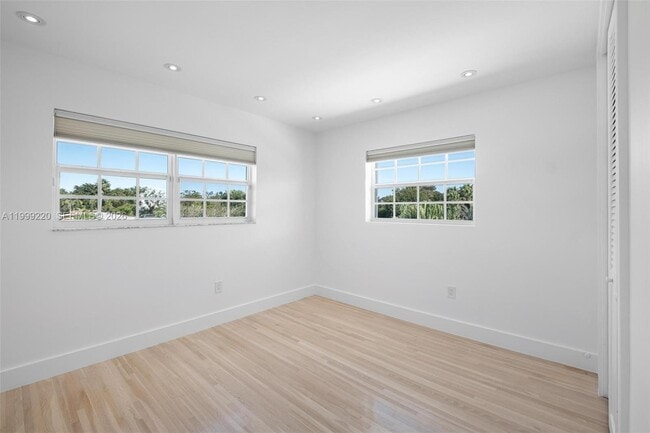 Building Photo - 11401 SW 72nd Pl