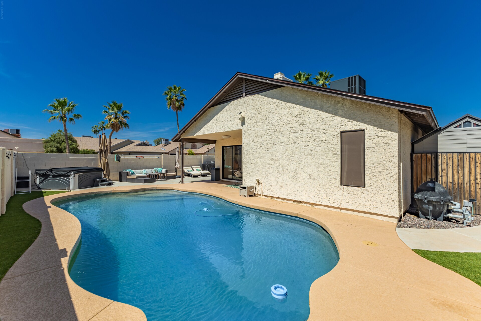 Building Photo - 8735 E Moreland St