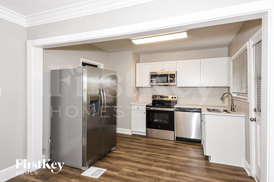 Building Photo - 1567 Mayflower Ave SW