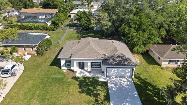 Building Photo - 922 N Fairbairn Dr