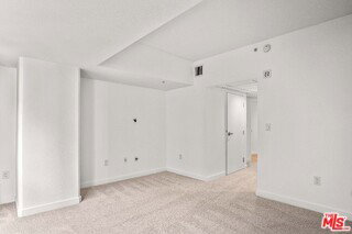 Building Photo - 13700 Marina Pointe Dr