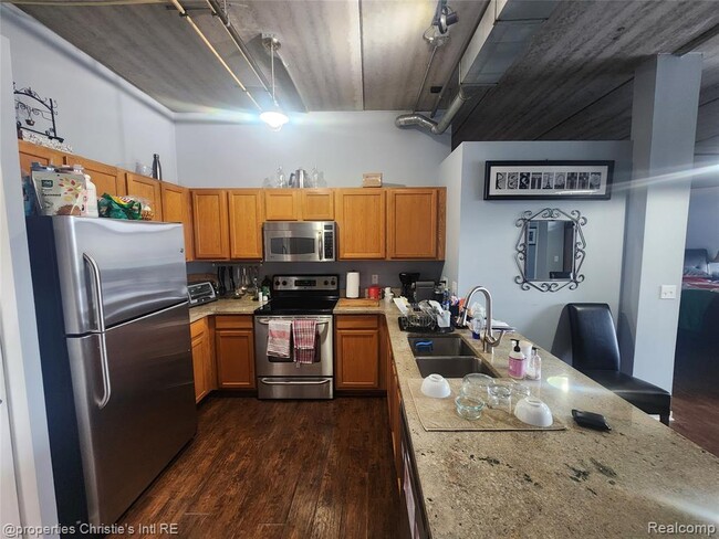 Building Photo - 66 Winder St