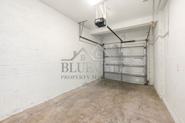 Building Photo - 2634 Runners Cir