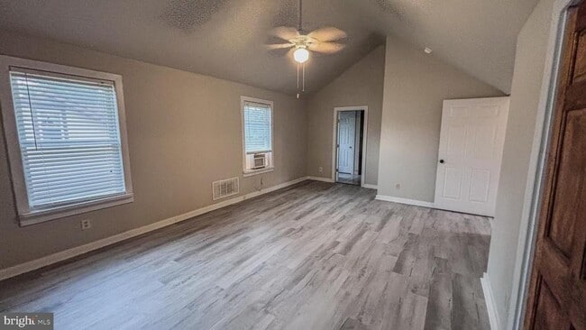 Building Photo - 28 S Lenola Rd