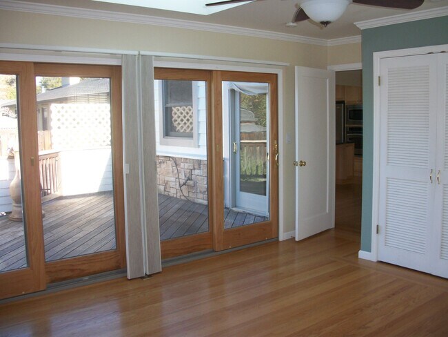 Building Photo - Alta Heights Area 3 Bedroom