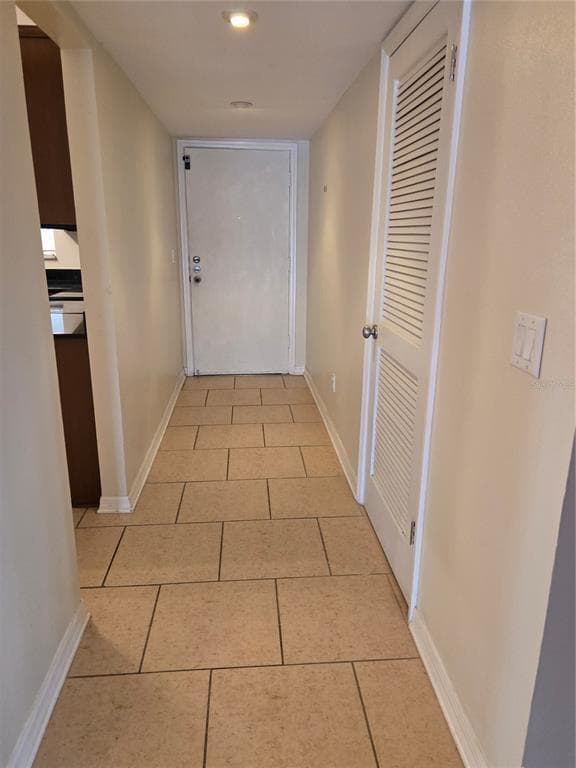 Building Photo - 10350 Carrollwood Ln