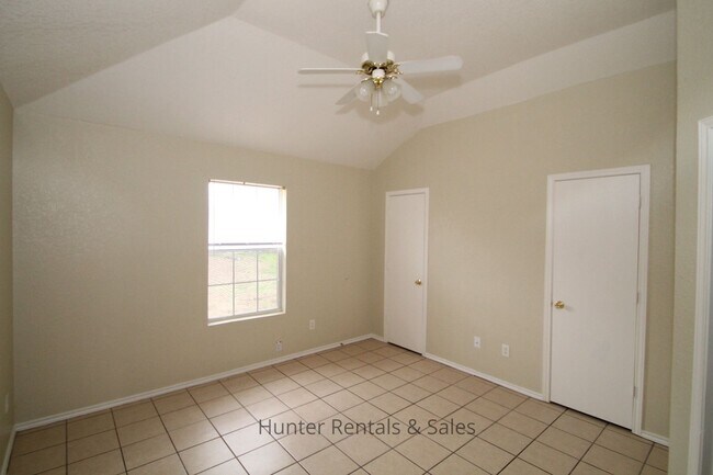 Building Photo - 4504 Jeff Scott Dr