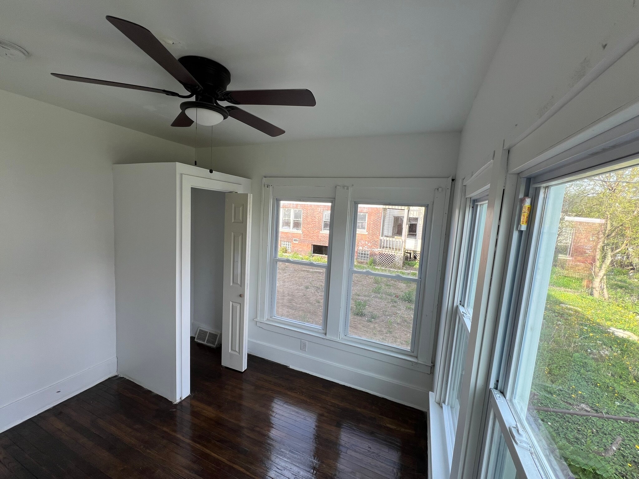 Building Photo - 3815 Pingree St