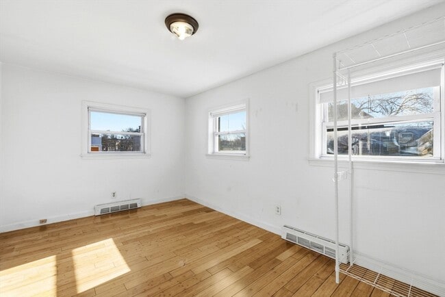 Building Photo - 187 Hampshire St