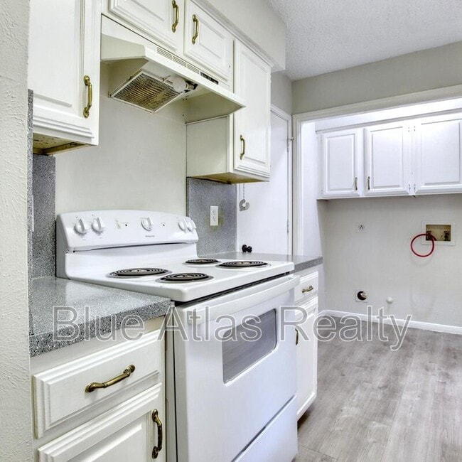 Building Photo - 712 Via Miramonte