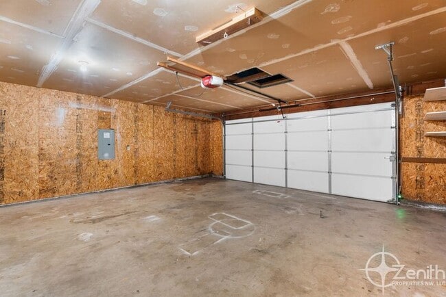 Building Photo - 16004 NE 47th St