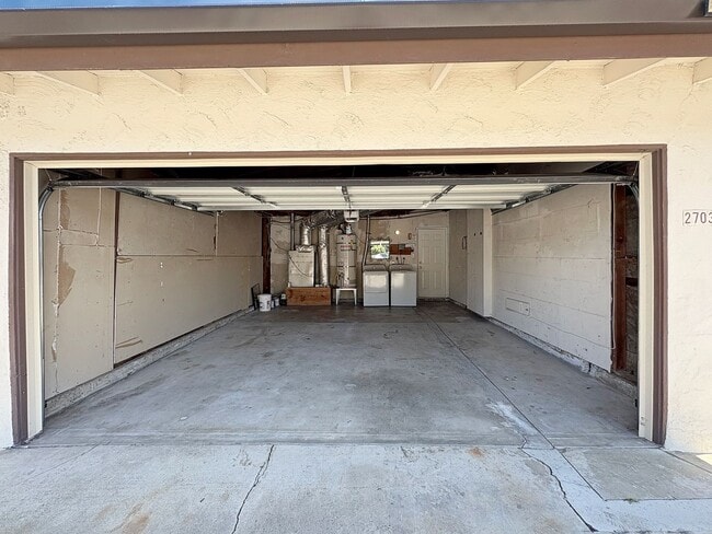 Building Photo - Spacious 4-Bedroom Retreat in the Heart of...