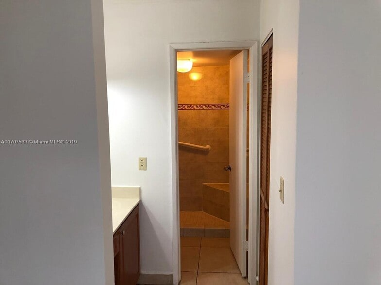 Building Photo - 9135 SW 125th Ave