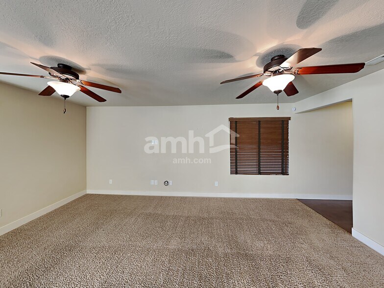 Building Photo - 1656 Arnold Dr