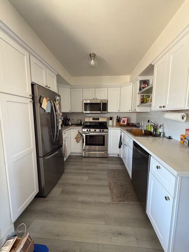 Kitchen - 1120 Arizona Ave