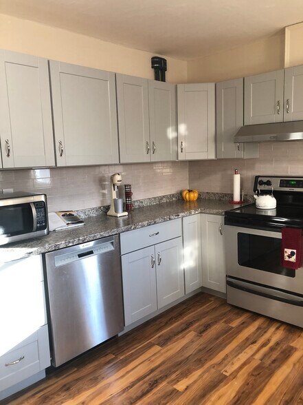 Building Photo - 61 Hadwen Rd