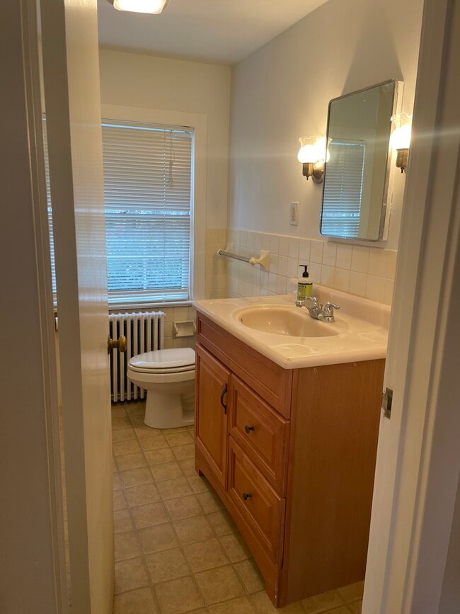 Building Photo - 181 E Court St