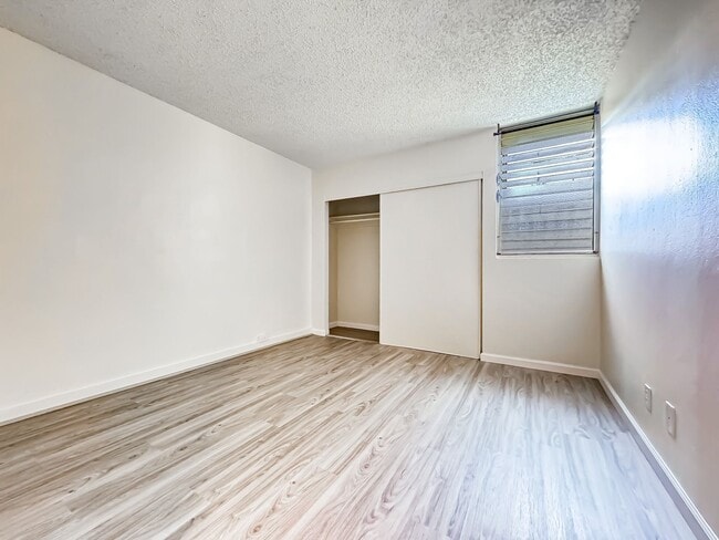 Building Photo - Refreshed Mililani Condo